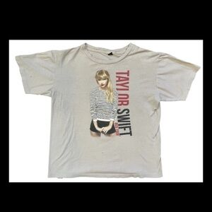 Taylor Swift Red Tour Shirt 2013 Singer Concert Band